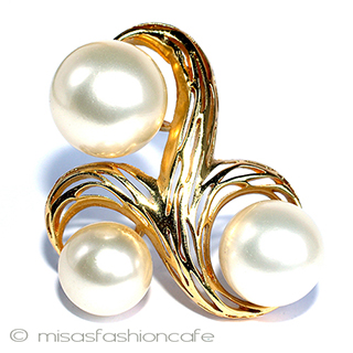 （画像用） TRIFARI　 トリファリ 大粒パール　ブローチ