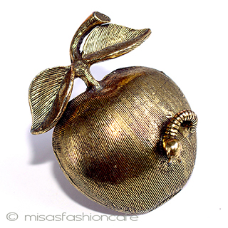 （画像用） Original by Robert りんご　ブローチ