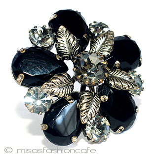 （画像用） Austria製　オーストリア ガラスの花ブローチ