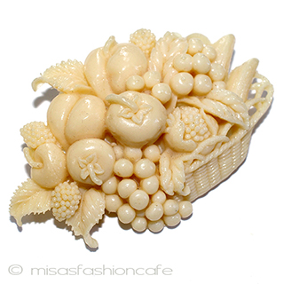 （画像用） フルーツバスケット セルロイド　ブローチ