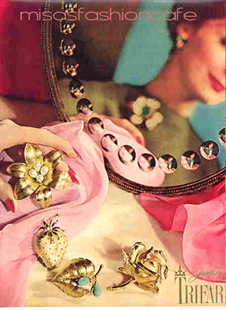 （画像用） Trifariトリファリ1961年 銀のローズブローチ