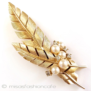 （画像用） Trifari　 トリファリ パール羽ブローチ