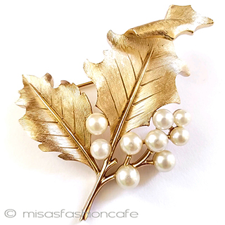 （画像用） Trifari　 トリファリ ヒイラギ　 ブローチ