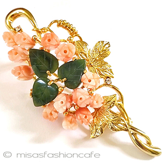 （画像用） 珊瑚・翡翠の花ブローチ