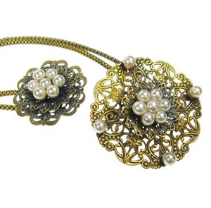 （画像用） Coroパール花ブローチ