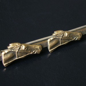 （画像用） Gold 馬ブローチ