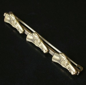 （画像用） Gold 馬ブローチ