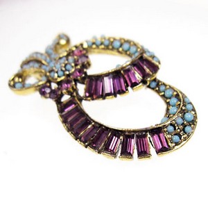 （画像用） アンティーク 　りぼんブローチ