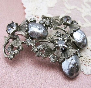 （画像用） 希少HARハーブローチ バロックパールの花