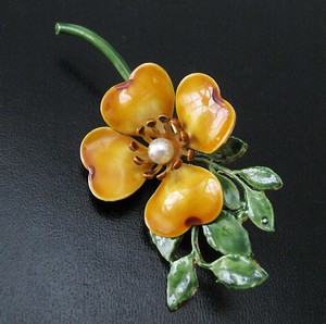 （画像用） Original By Robert　 ハナミズキ　ブローチ