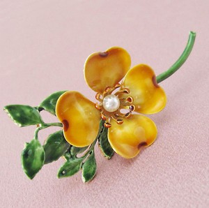 （画像用） Original By Robert　 ハナミズキ　ブローチ