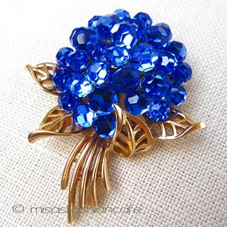 （画像用） クラウントリファリ アジサイの花 ブローチ