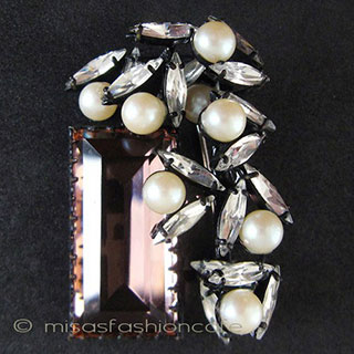 （画像用） Germany　ブローチ ロゼクリスタル＆パール