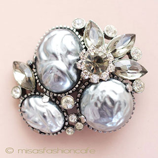 （画像用） バロックパール花ブローチ