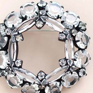 （画像用） クリスタル　ブローチ