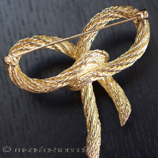 （画像用） クリスチャンディオール リボン　ブローチ