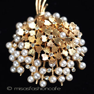 （画像用） パールRSのお花ブーケ B.S.K刻印　ブローチ