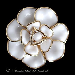 （画像用） Ｔｒｉｆａｒｉ　 トリファリ ガラスの花　ブローチ