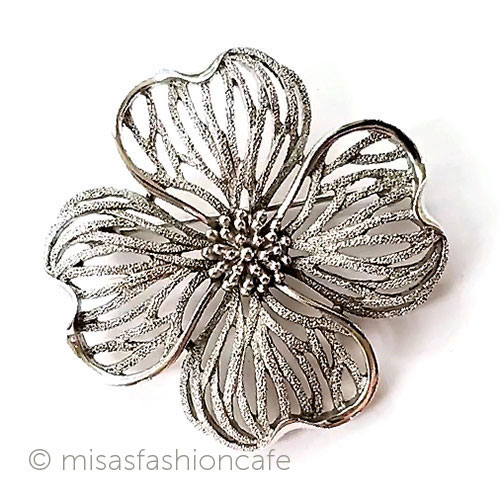 （画像用） ヴィンテージアクセサリー トリファリ　ハナミズキ