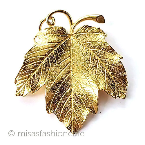 （画像用） Trifari　 トリファリ 葡萄の葉　ブローチ