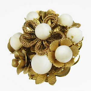 （画像用） マザーオブパールのお花 フラワーブーケブローチ　