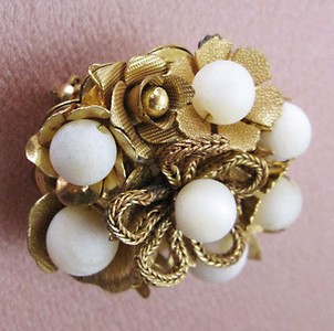 （画像用） マザーオブパールのお花 フラワーブーケブローチ　