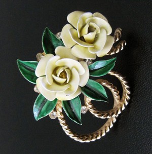 （画像用） クラウンTrifari　 　ローズ・ブローチ