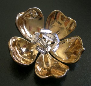 （画像用） Trifariトリファリ　ブローチ