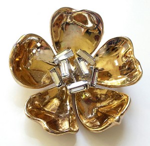 （画像用） Trifariトリファリ　ブローチ