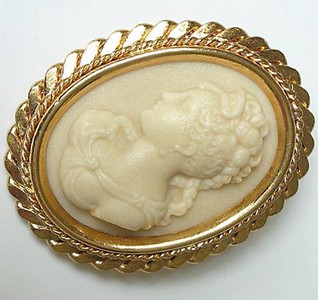 （画像用） アンティーク カメオ ブローチ
