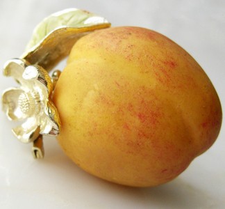 （画像用） ビンテージジュエリー ピーチ黄桃ブローチ