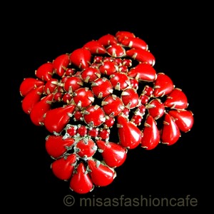 （画像用） レッドガラス ブローチ