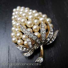 （画像用） Trifari　トリファリ パール苺　ブローチ