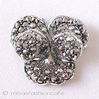 （画像用） ＷＥＩＳＳ　ブローチ パンジー・すみれの花