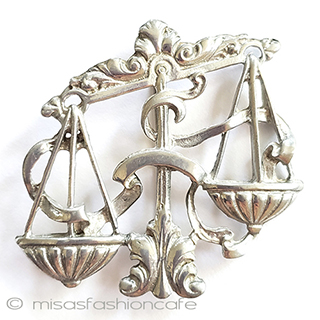 （画像用） 天秤てんびんブローチ