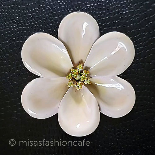 （画像用） Robert刻印お花ブローチ 大振りフラワーコサージュ