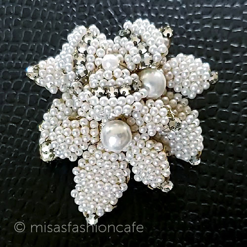 （画像用） ヴィンテージジュエリー パールRSの花ブローチ