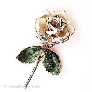 （画像用） SANDOR刻印　ブローチ ホワイトローズのお花