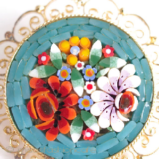（画像用） ガラス製マイクロモザイク お花ブーケのブローチ