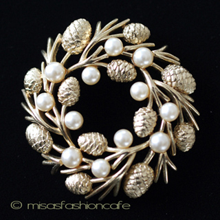 （画像用） Trifari　トリファリ 松ぼっくり　ブローチ　