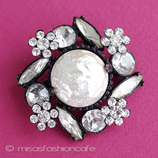 （画像用） バロックパール花ブローチ