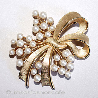 （画像用） Trifari　 トリファリ パールりぼんブーケ