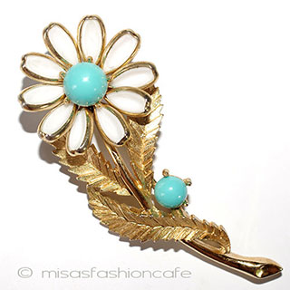 （画像用） Ｔｒｉｆａｒｉ　 トリファリ デイジーの花ブローチ