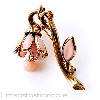 （画像用） アンティークジュエリー トリファリ　ガラスの花