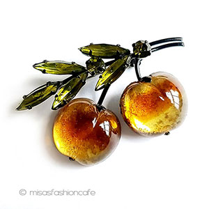 （画像用） オーストリア製ブローチ ガラスのさくらんぼ