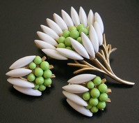 (image for) Antique & Vintage