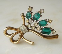 （画像用） クラウントリファリ Trifariリボンブローチ