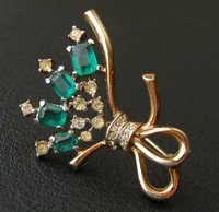 （画像用） クラウントリファリ Trifariリボンブローチ