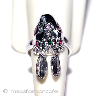 （画像用） 銀製ウサギ　リング 天然ルビー＆エメラルド