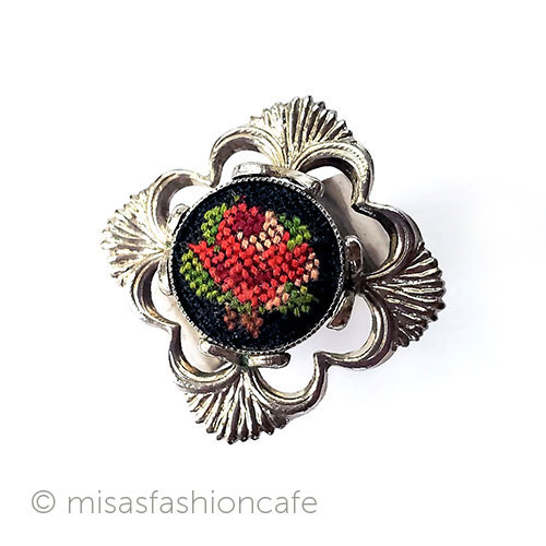 （画像用） アンティークリング指輪 プチポアン刺繍ローズ花